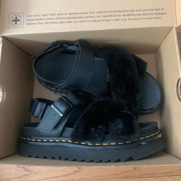 Dr. Martens Voss Fluffy Sandals Womens Size 8 - Picture 4 of 6